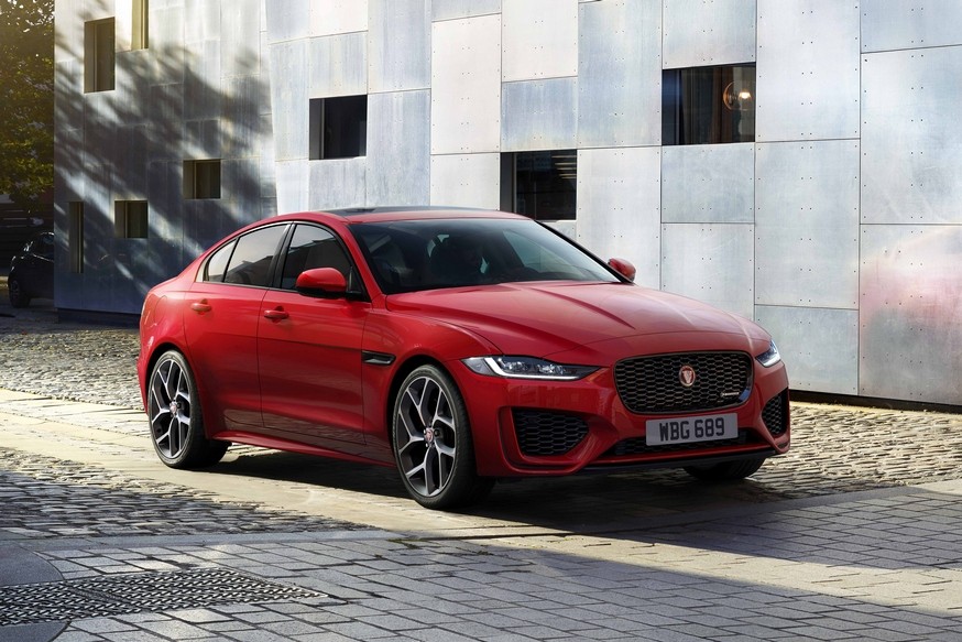 Седан Jaguar XE после рестайлинга лишился «механики» и моторов V6 - «Jaguar»