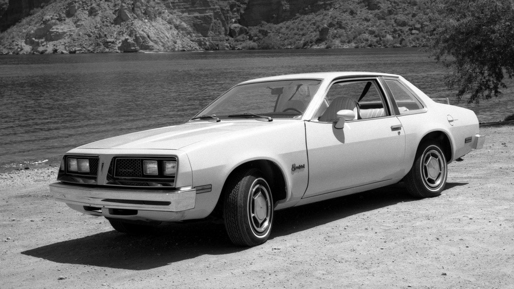 Сто тысяч рублей и 34 тысячи километров: опыт владения Pontiac Sunbird 1994 года - «Тест-драйв»