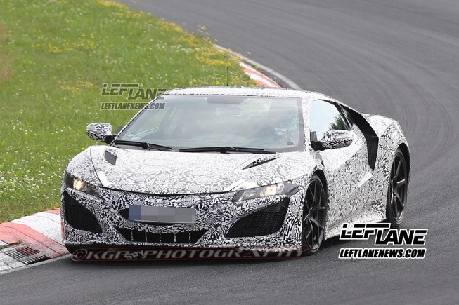 Суперкар Acura NSX полез в "петлю" - «Acura»