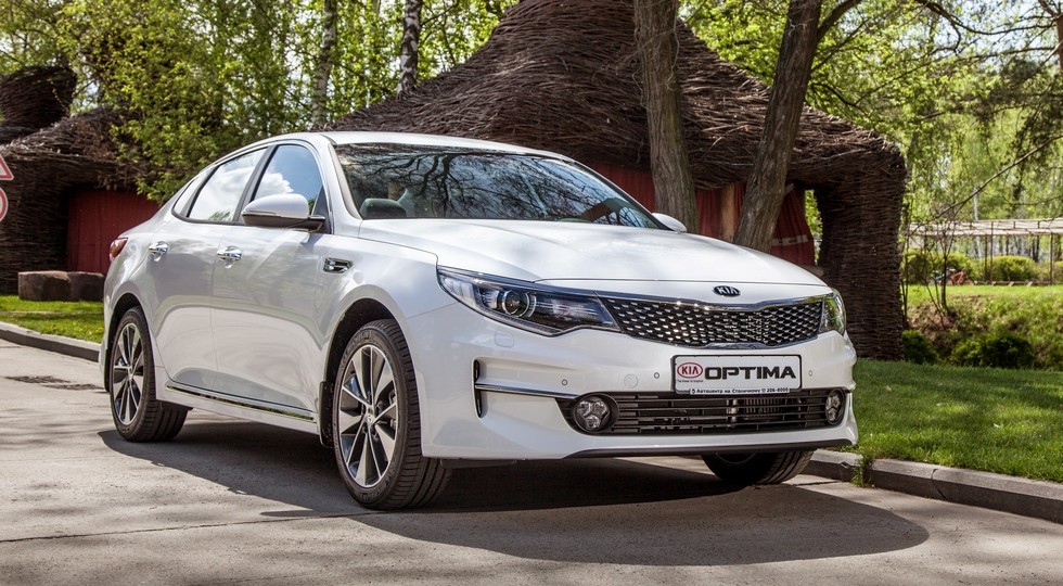 В России 16 марок изменили цены на машины за последний месяц - «Cadillac»
