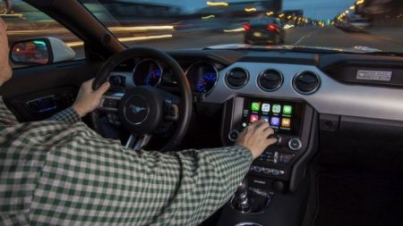 Android Auto и Apple Car оказались опаснее алкоголя - «Новостной Автоблогер»