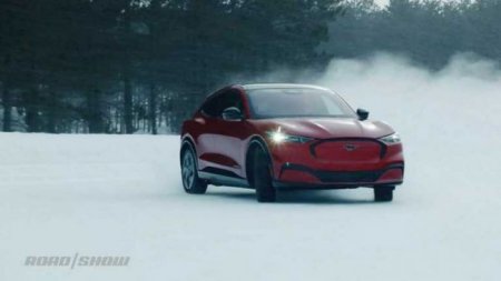Ford Mustang Mach-E показал дрифт на снегу - «Новостной Автоблогер»