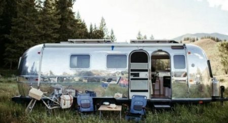 Старый трейлер Airstream 1971 года стал современным автономным домом на колесах - «Новостной Автоблогер»