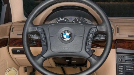 В Сети продают «семёрку» BMW, которая простояла 23 года в специальной капсуле - «Новостной Автоблогер»