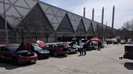 Владельцы Tesla организовали собственную выставку после запрета от дилеров Миссури - «Новостной Автоблогер»