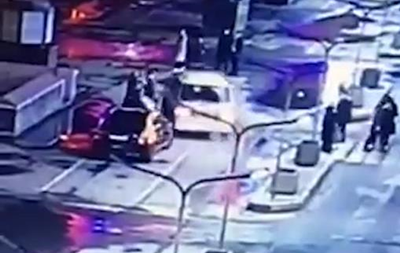 Участников массовой драки протаранил автомобиль - «ДТП»