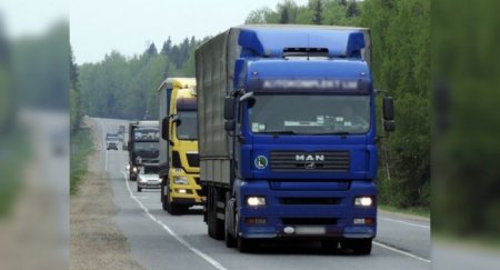 Дальнобойщиков Москвы частично освободили от пропусков - «Новостной Автоблогер»