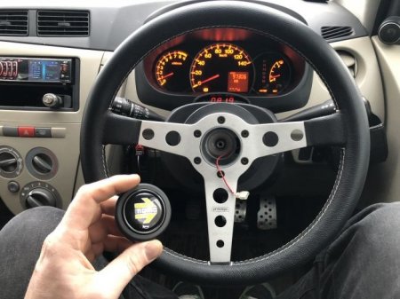 Гаражный тюнинг или почему лучше не ставить на обычный автомобиль спортивный руль? - «Новостной Автоблогер»