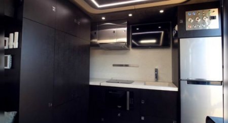 На базе КамАЗа создали премиальный автодом с гаражом - «Новостной Автоблогер»
