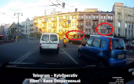 Появилось видео ДТП с курьером в Киеве. 18+ - «ДТП»