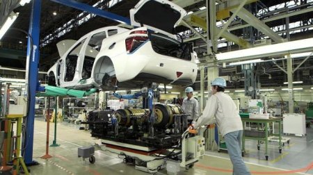 Toyota вдвое сокращает производство автомобилей в Японии - «Новостной Автоблогер»