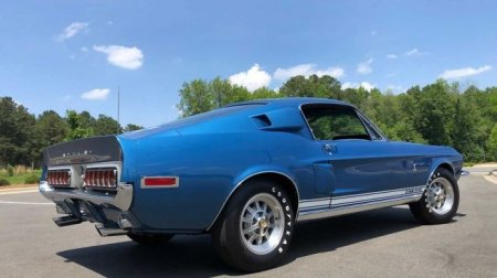В дрэг-заезде сразились уборочный комбайн с Shelby GT350 - «Новостной Автоблогер»