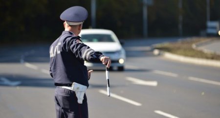 В каких случаях автомобилист может не останавливаться по требованию сотрудника ГИБДД - «Новостной Автоблогер»