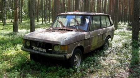 В карельском лесу нашли редкий Range Rover с советскими номерами - «Новостной Автоблогер»