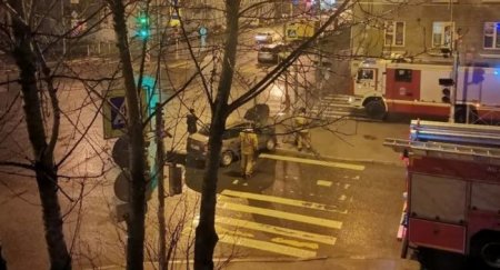 В Санкт-Петербурге LADA Granta «пережила» столкновение с дорожным заграждением - «Новостной Автоблогер»