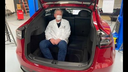 В Tesla видеоблогер установил третий ряд сидений - «Новостной Автоблогер»