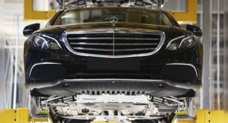 Завод Mercedes-Benz возобновил производство в России - «Новостной Автоблогер»