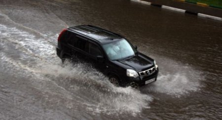 4 опасных ошибки водителя при езде в дождь - «Новостной Автоблогер»
