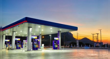 Чиновники призвали вернуть алкоголь на АЗС - «Новостной Автоблогер»