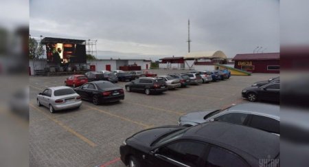 На самоизоляции в России набирают популярность автокинотеатры - «Новостной Автоблогер»