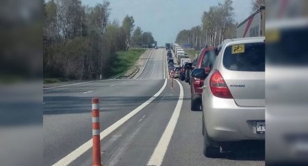 На трассе из Москвы образовалась огромная пробка из сотен машин - «Новостной Автоблогер»