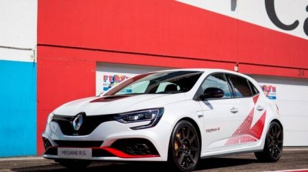 Renault Mégane RS Trophy-R — быстрейший хетчбэк на Нюрбургринге - «Новостной Автоблогер»