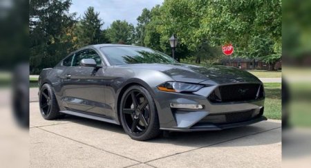 Соседи решили заглушить громкий Ford Mustang монтажной пеной - «Новостной Автоблогер»