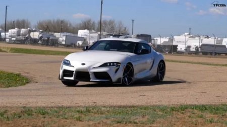В Сеть попал дрэг-заезд 6-цилиндровой Toyota Supra и ее 4-цилиндрового близнеца - «Новостной Автоблогер»