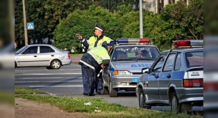 Имеет ли право гаишник пригласить в патрульную машину? - «Новостной Автоблогер»