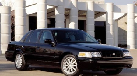 На Ford Crown Victoria установили 27-литровый мотор от танка - «Новостной Автоблогер»