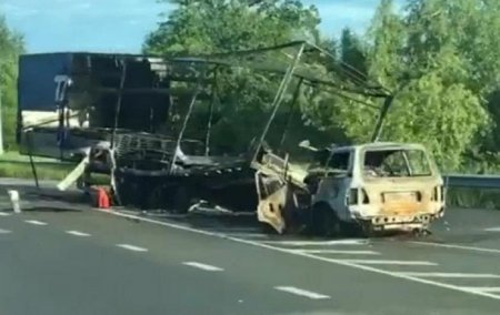 На трассе Киев-Чоп внедожник протаранил фуру: оба авто сгорели - «ДТП»