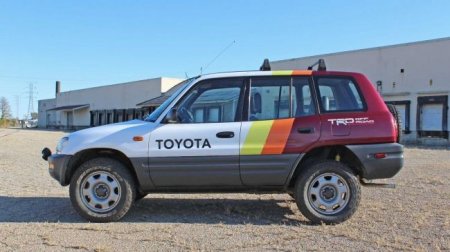 На уакцион выставили раллийную Toyota RAV4 с солидным пробегом - «Новостной Автоблогер»