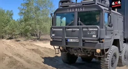 Отважная пенсионерка в одиночку отправилась в кругосветку в собственном доме на колесах - «Новостной Автоблогер»