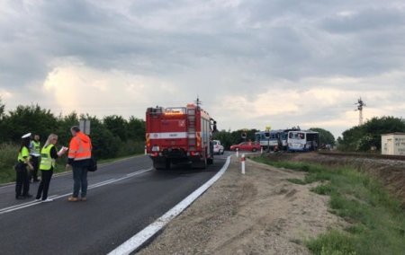 В Чехии поезд столкнулся с автобусом на переезде - «ДТП»