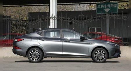 JAC анонсировал новый лифтбек JAC J7 для России - «Новостной Автоблогер»