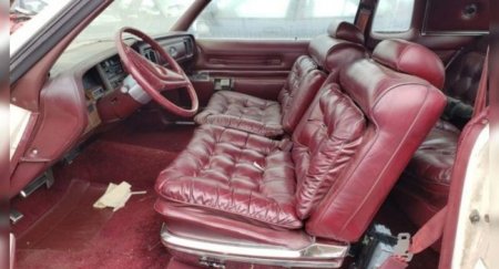 На свалке в Денвере обнаружили роскошный Chrysler New Yorker Brougham Hardtop Coupe 1976 модельного года - «Новостной Автоблогер»