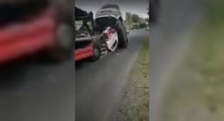 Плохо закрепленный легковой автомобиль снес кабину автовозу - «Новостной Автоблогер»