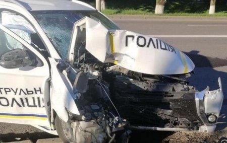Полицейский в Луцке врезался в столб - «ДТП»