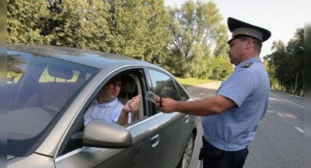Стоит ли требовать у гаишника показать удостоверение? - «Новостной Автоблогер»