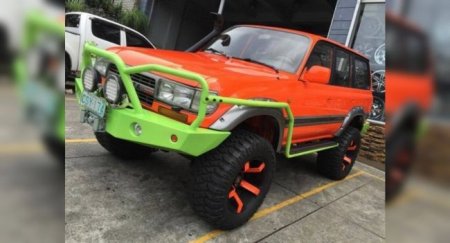 Toyota Land Cruiser 80 с цветастым тюнингом заметили на территории Индонезии - «Новостной Автоблогер»