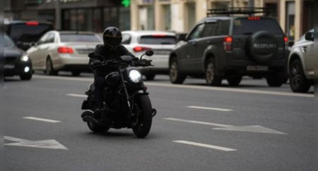 В Госдуме предложили наказывать мотоциклистов, осуществляющих движение между рядами машин - «Новостной Автоблогер»