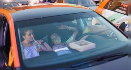 Xiaomi открывает в Москве под открытым небом автомобильный кинотеатр Let Mi See - «Новостной Автоблогер»