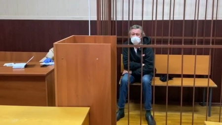 Инспектор ГИБДД рассказал, что Ефремов был за рулём в момент ДТП - «ГИБДД»
