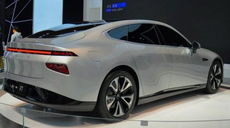 Электрокар Xpeng P7 может исполнять световое шоу - «Новостной Автоблогер»