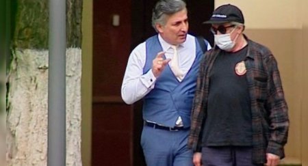 "Это подарок". Адвокат потерпевших по делу Ефремова приехал в суд на кабриолете за 20 млн рублей - «Новостной Автоблогер»