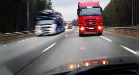 Какой штраф можно получить, если не пропустить обгоняющий автомобиль - «Новостной Автоблогер»
