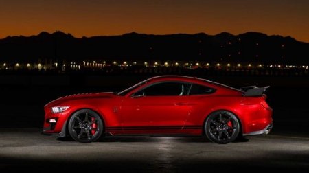 На трассе сравнили Ford Mustang Shelby и Chevrolet Corvette C8 - «Новостной Автоблогер»