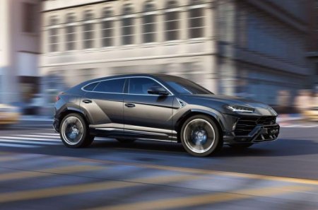 Сравнение Lamborghini Urus и Aston Martin DBX - «Новостной Автоблогер»