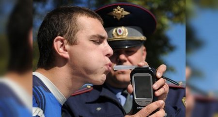 ТОП-5 причин, по которым гаишник вправе потребовать от вас подуть в алкотестер - «Новостной Автоблогер»