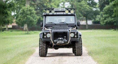 На продажу выставлен военный Land Rover Defender в стиле Джеймса Бонда - «Новостной Автоблогер»